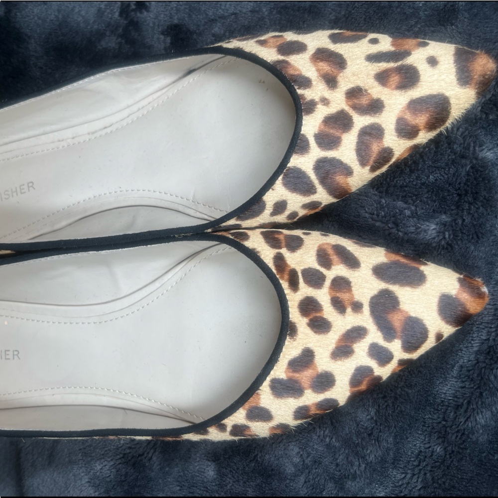 Pointy toe flats